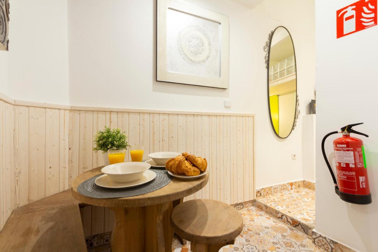Almaden Apartamento มาดริด ภายนอก รูปภาพ